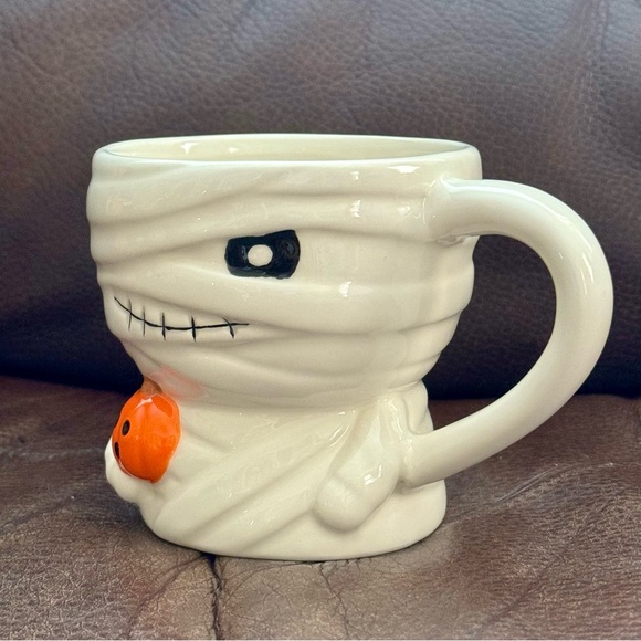 Mummy with Pumpkin Figural Halloween Mug - Jack O’ Lantern Lane - Picture 6 of 11